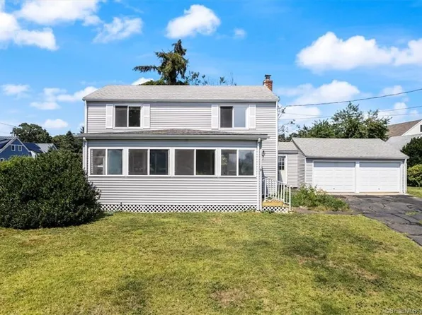 9 Club House Lane, Old Saybrook, CT 06475