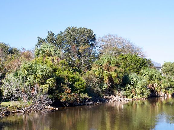 4th image of 4 W Marsh Dr
