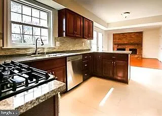 13145 Melville Ln — Photo 3