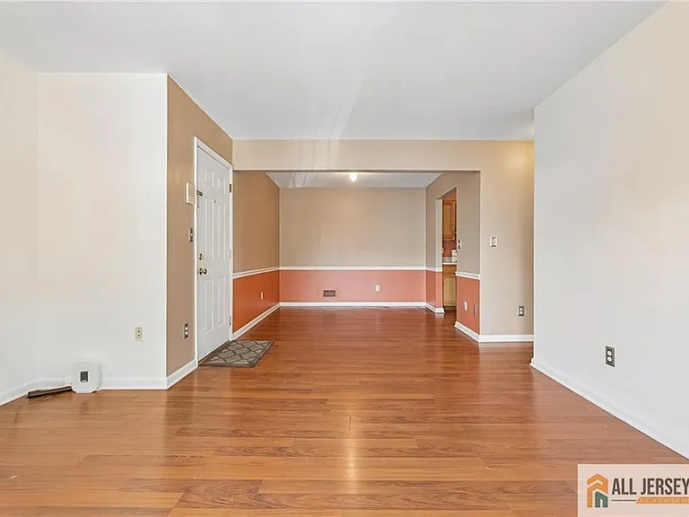 138 Orlando St #138 — Photo 9