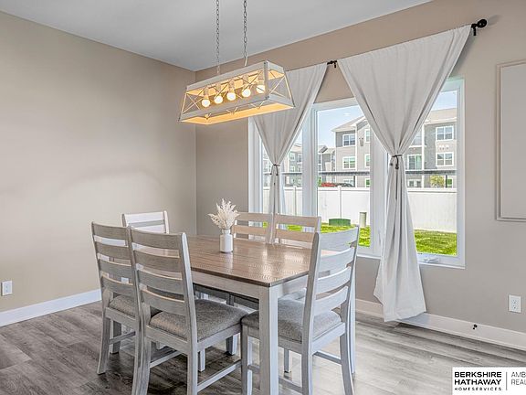 5th image of 2558 W B St