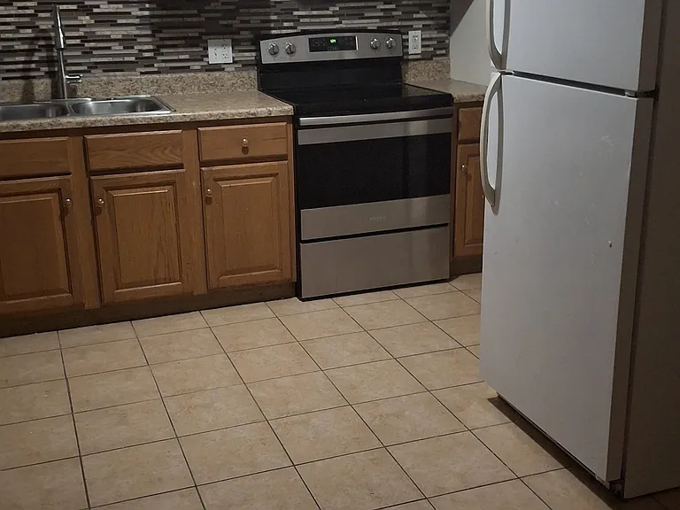 34 Barmann Ave #B4 — Photo 1