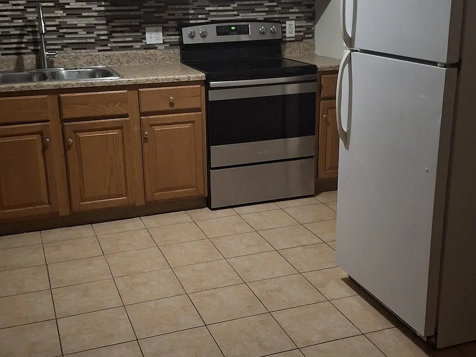 34 Barmann Ave #B4