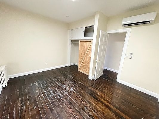 4th image of 733 Meeker Ave #3