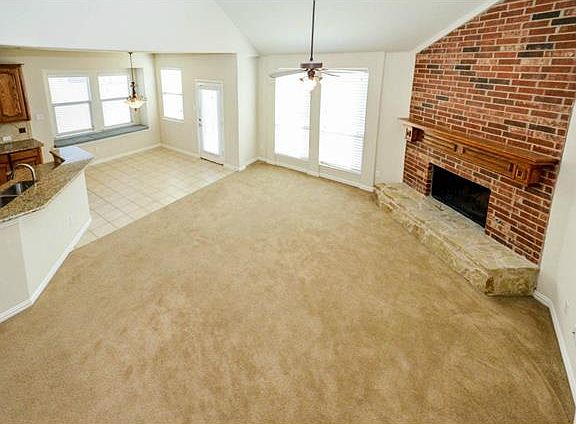 5th image of 1608 Creek Crest Dr