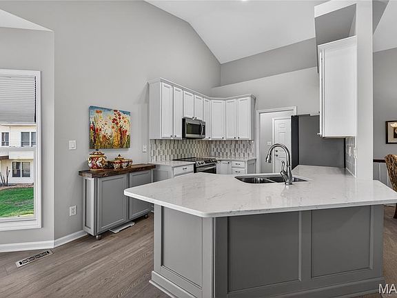 3rd image of 304 Gullane Dr