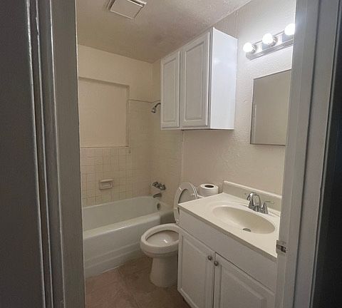 5th image of 318 S 23rd St