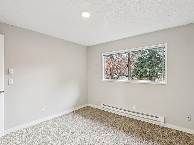 Cypress Crest Apartments — Photo 48