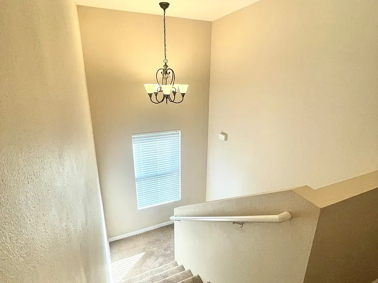16510 Loop St — Photo 7