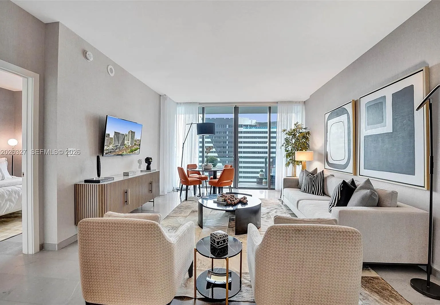 Rise Condo — Photo 1