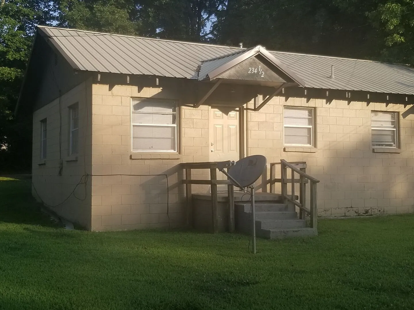 1 bedroom 1 bath — Photo 1