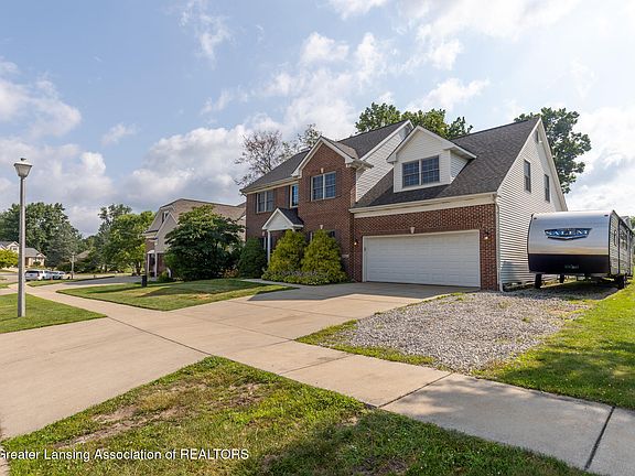 3rd image of 2212 Beechnut Trl