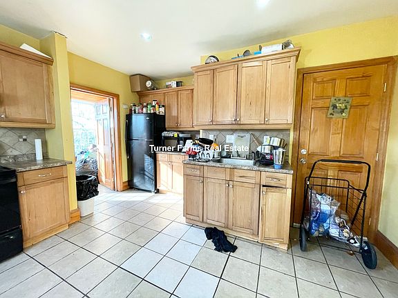 3rd image of 21 Alpine St #2