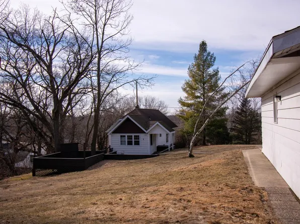 2904 Martin TERRACE, Burlington, WI 53105