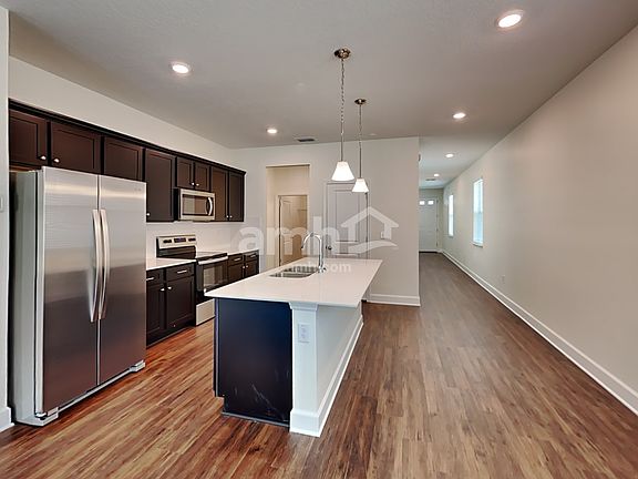 3rd image of 1105 Walden Pond Dr