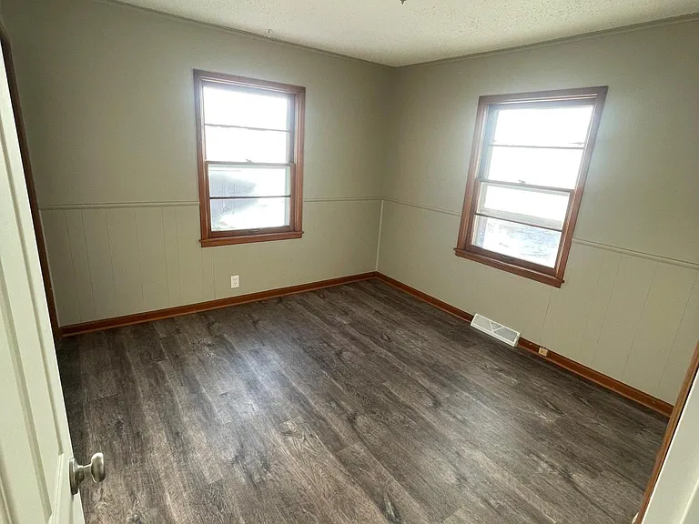 1407 E Alturas Ave — Photo 10