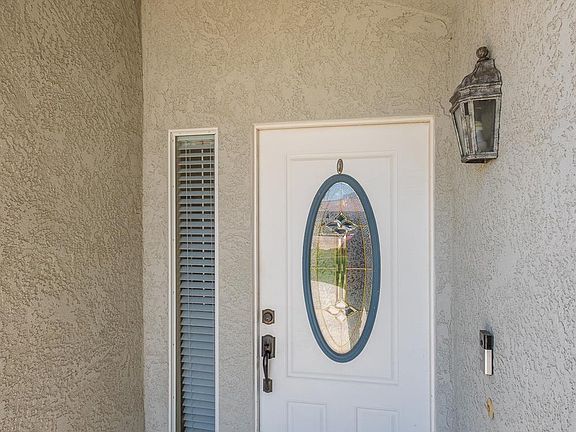 5th image of 18478 Loma St