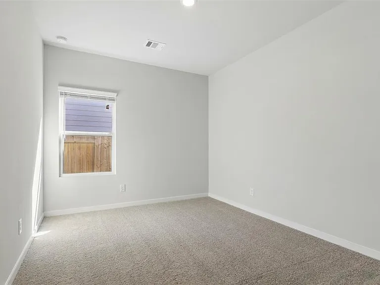 25187 Leather Leaf Ct — Photo 8
