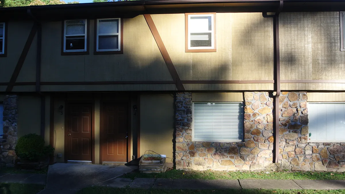 Building Photo - 1801 Labette Manor Dr #7