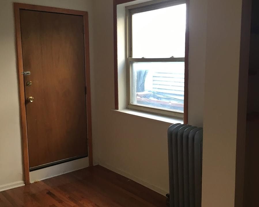 1st image of 1200 W Thorndale Ave #Elegant
