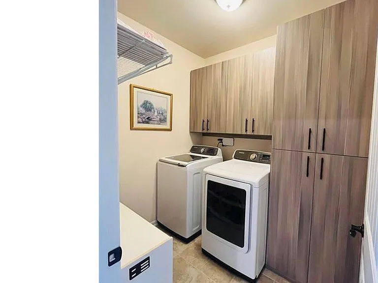 1869 Blue Jay Point — Photo 19