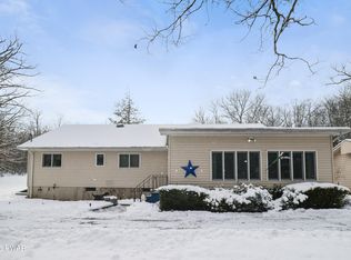 35 Perkins Pond Rd, Beach Lake, PA 18405