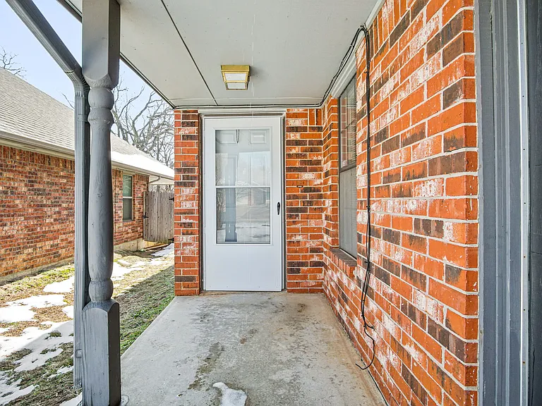 8910 Oak Valley Dr — Photo 4