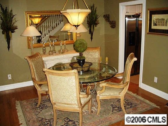 formal DR from raised foyer