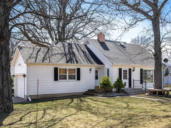 210 E 1st Ave, Luck, WI 54853
