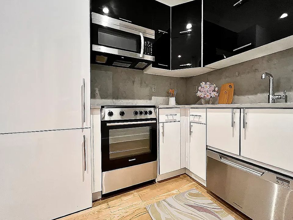 2nd image of 1286 1st Ave #2F