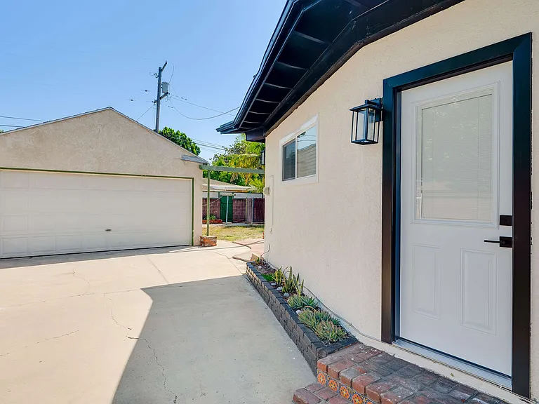 4342 Arabella St — Photo 6