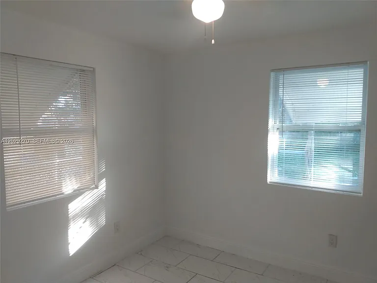 710 52nd St — Photo 17