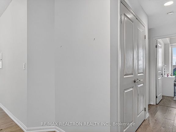 5th image of 125 Western Battery Rd #2902