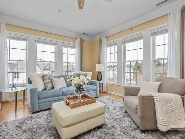 17 Morgan Dr Unit 401, Natick, MA 01760