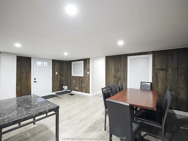 97 Taylor Ave — Photo 20