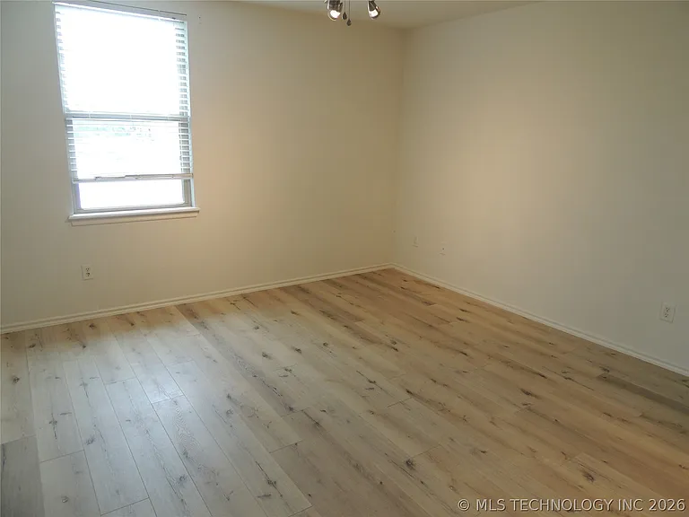 4416 W Indianola St — Photo 51