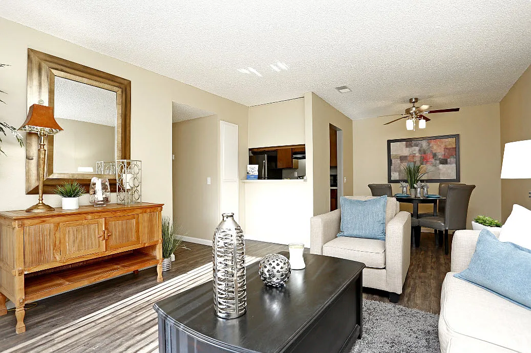 1 bed, 684 sqft, $2,063 — Photo 4