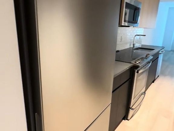 3rd image of 424 Summit Ave #213