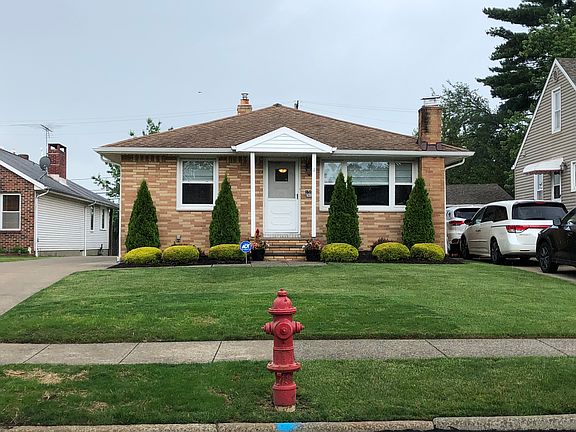 3rd image of 1598 Temple Ave