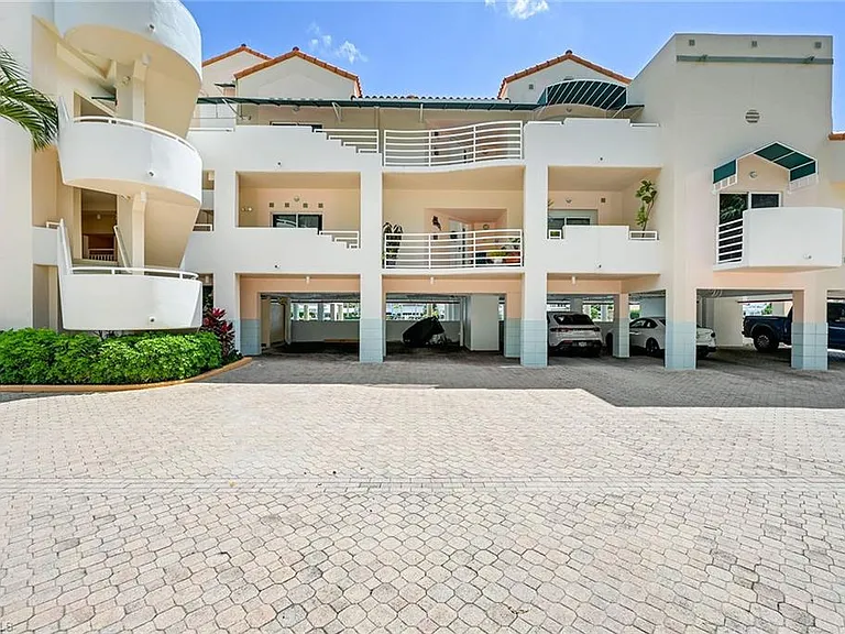4530 Gulf Shore Blvd N #2-122 — Photo 43