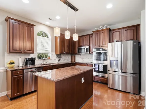 1111 Applegate Pkwy, Waxhaw, NC 28173