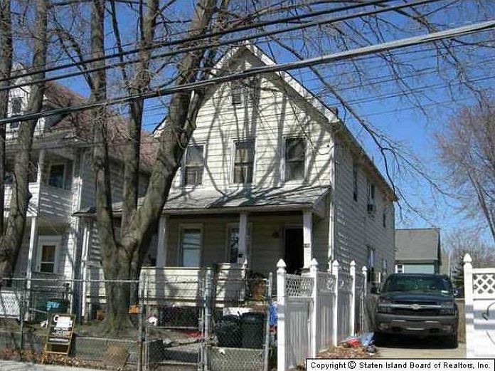 1st image of 195 Charles Ave