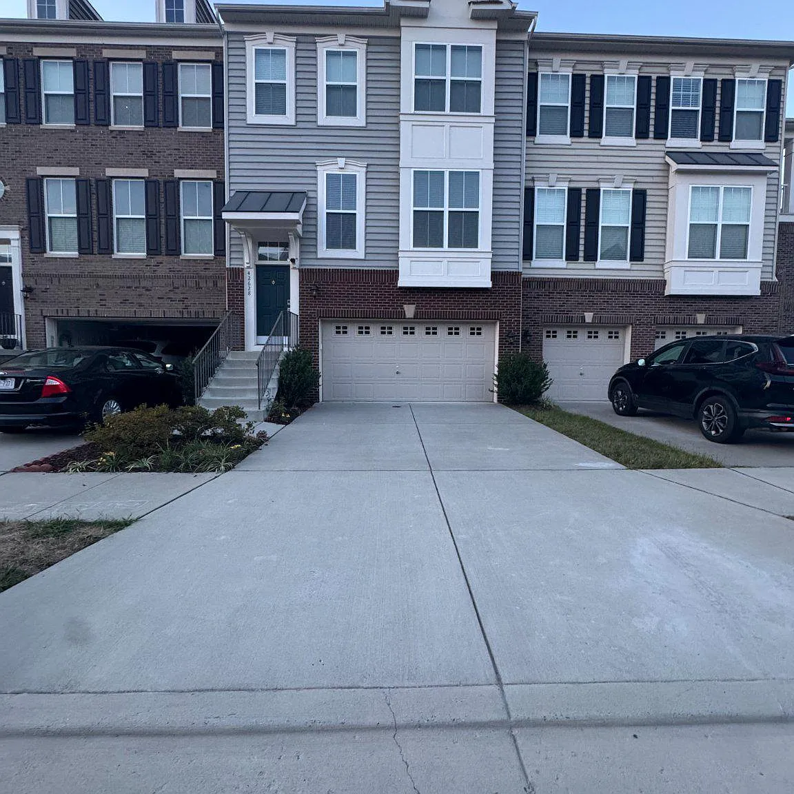 1 bed, 1.0 bath, 2360 sqft, $1,600 — Photo 2