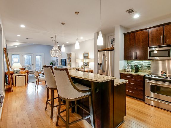 4th image of 402B Theresa Ave