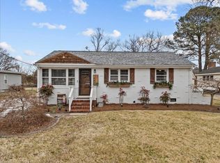 1445 Boxwood Dr, Chesapeake, VA 23323