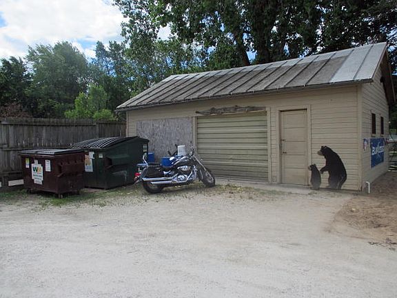 1+ car garage