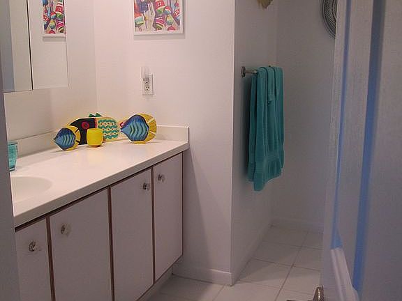 2nd image of 100 Oakmont Ln APT 701