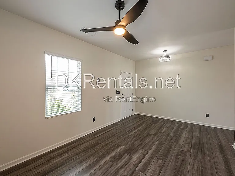 126 Verona Dr NW — Photo 17