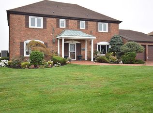 24 Shoal Dr, West Islip, NY 11795