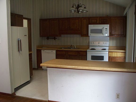 4th image of 11218 Lady Slipper Ln